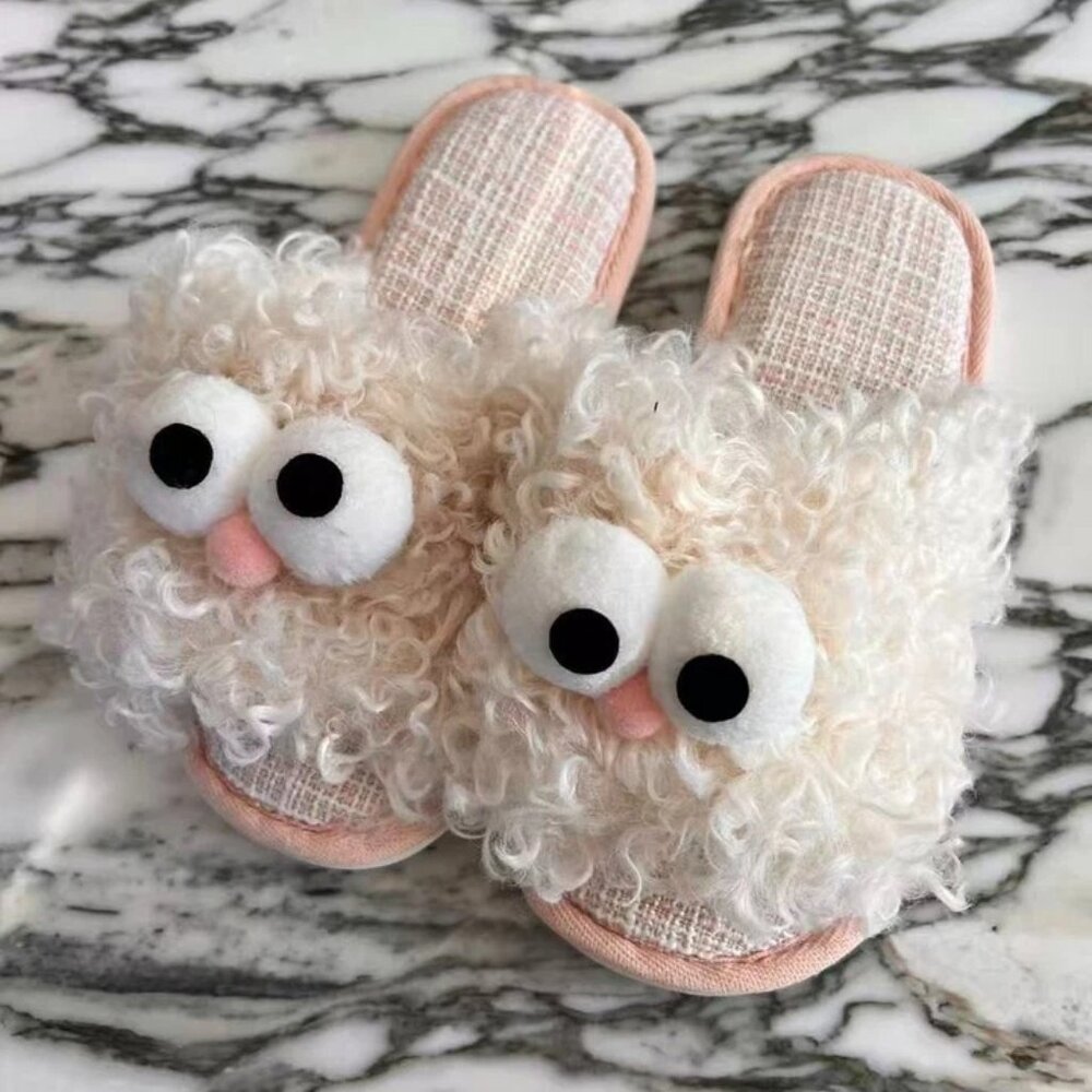 Adorable Super Cute Brand New Faux Fur Fuzzy Pink Elmo Slippers US Women's 9